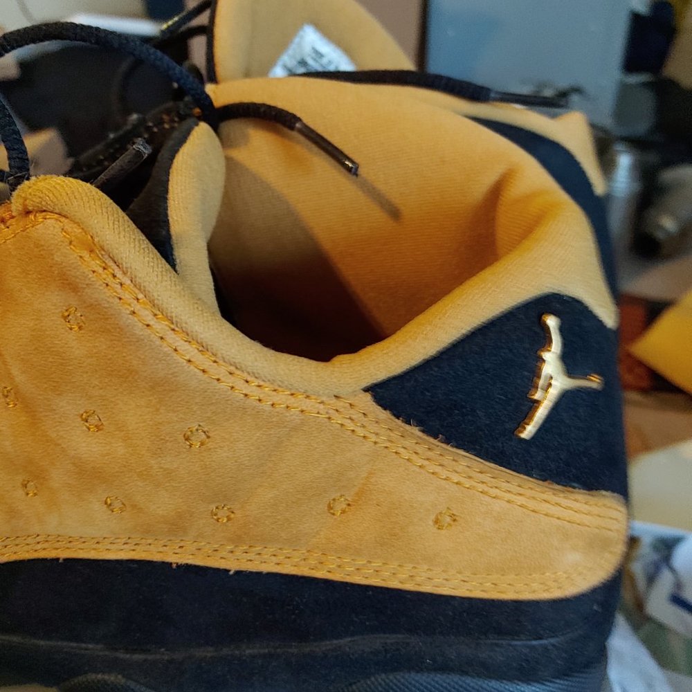 Shoes - Picture 5 of 7